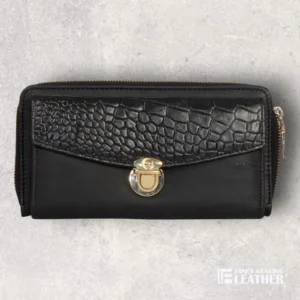 Elegant Black Leather Ladies’ Clutch – Stylish & Functional