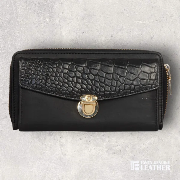 Elegant Black Leather Ladies' Clutch – Stylish & Functional