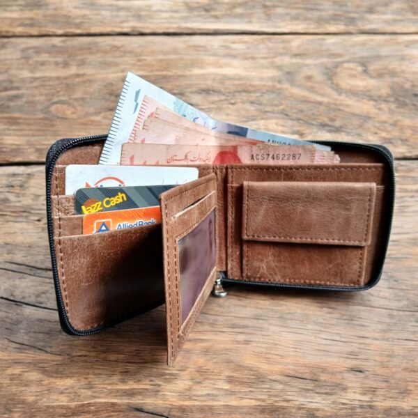Genuine Leather Brown Wallet for Men – Zipper Closure, 3 Card Slots, Coin Pocket & Photo Holders - Image 4